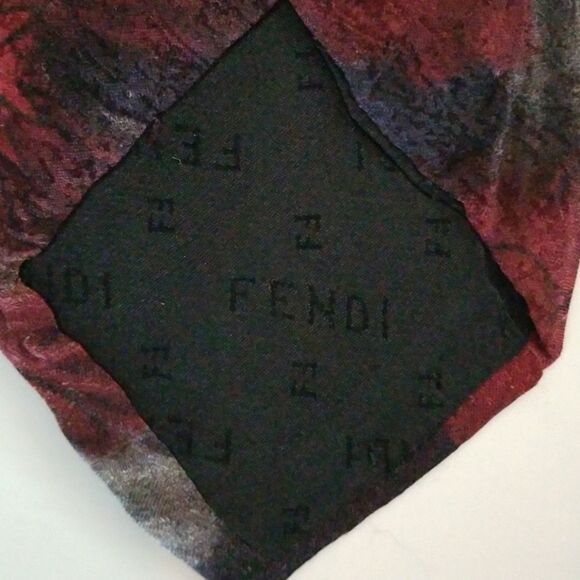 FENDI CRAVATTE mens 60x3.5 red multi silk tie - Picture 4 of 6